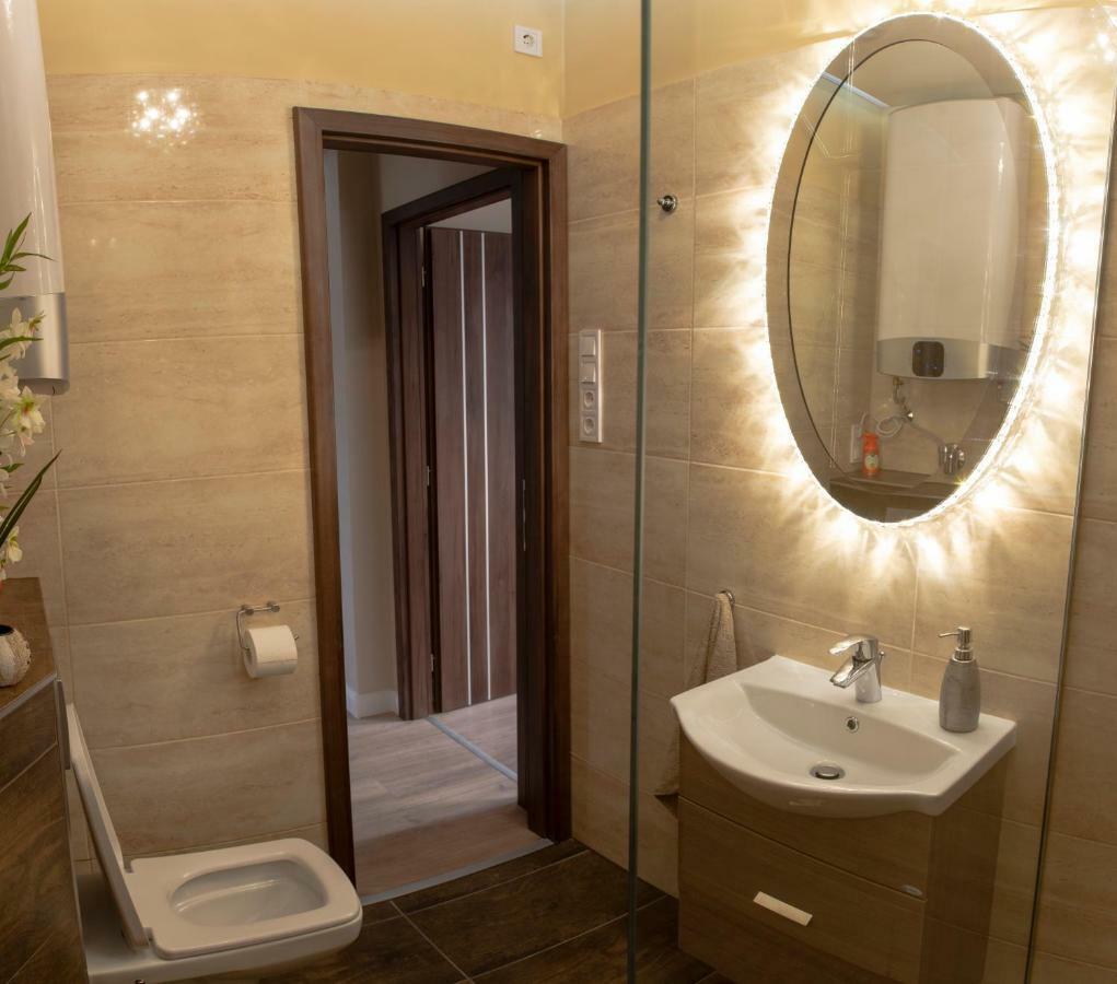 Glamour Apartman Διαμέρισμα Έγκερ Εξωτερικό φωτογραφία