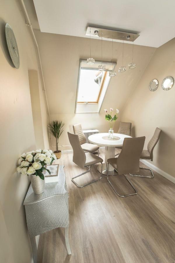 Glamour Apartman Διαμέρισμα Έγκερ Εξωτερικό φωτογραφία
